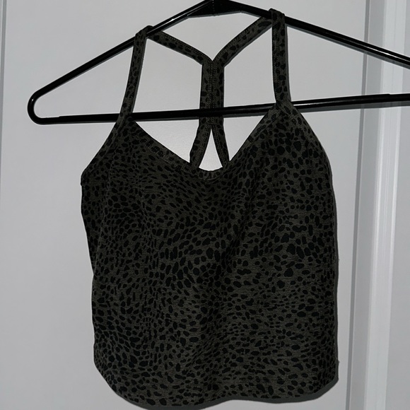 Beyond yoga printed crop performance tank - Picture 4 of 6